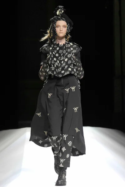 Look 30